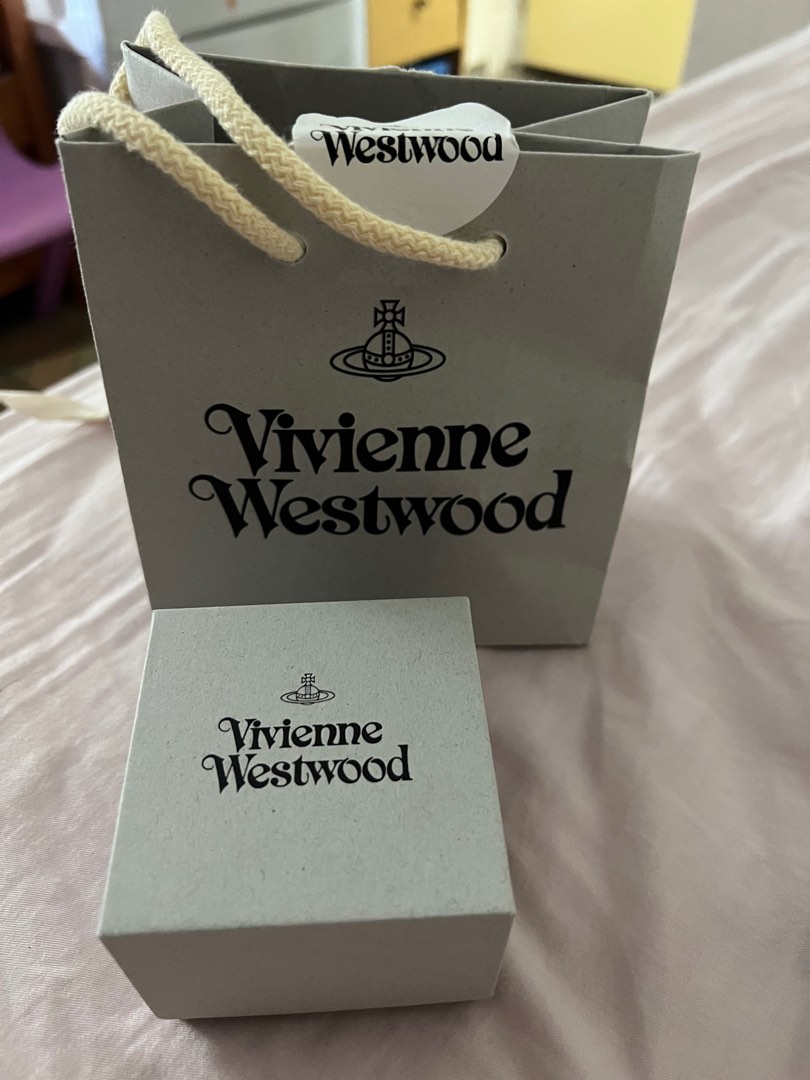 Vivienne Westwood 耳環紙盒連紙袋, 女裝, 飾物及配件, 耳環- Carousell