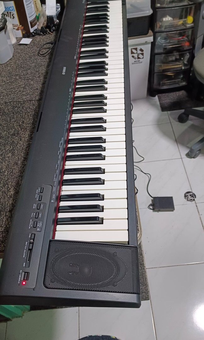 Yamaha np30 portable grand piano, Hobbies & Toys, Music & Media