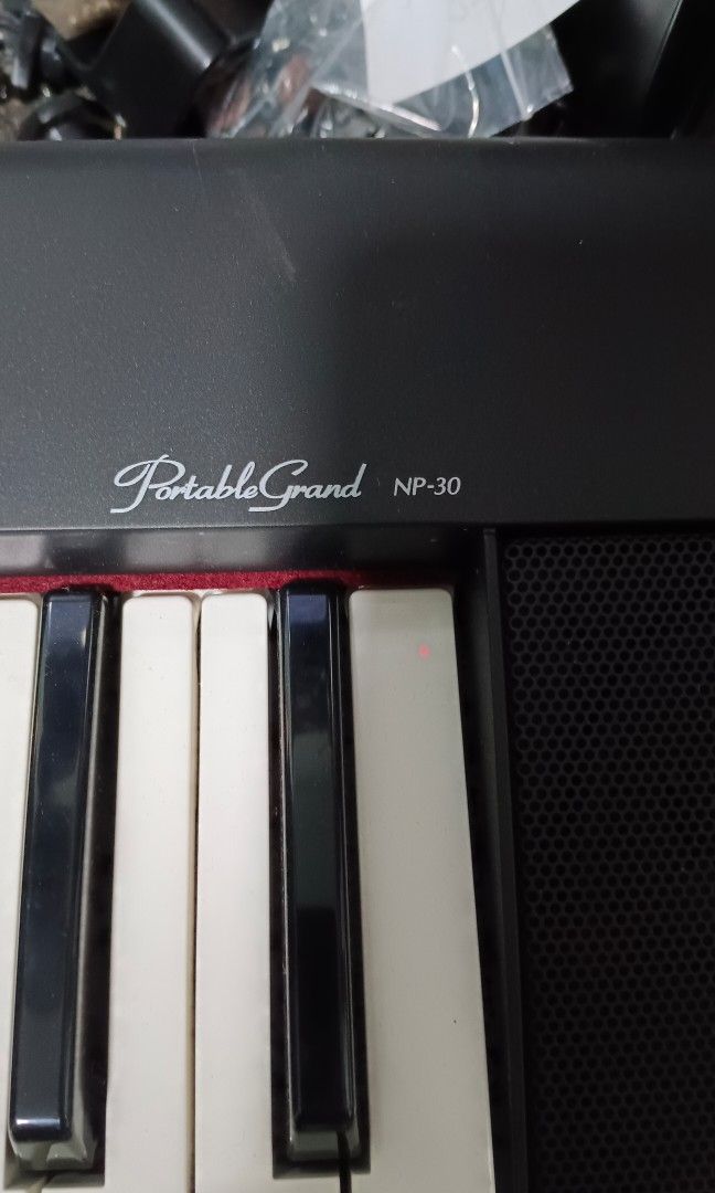 Yamaha np30 portable grand piano, Hobbies & Toys, Music & Media
