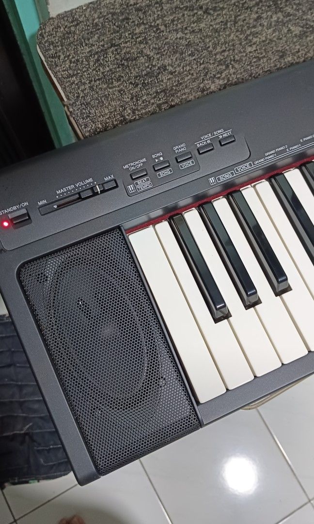 Yamaha np30 portable grand piano, Hobbies & Toys, Music & Media