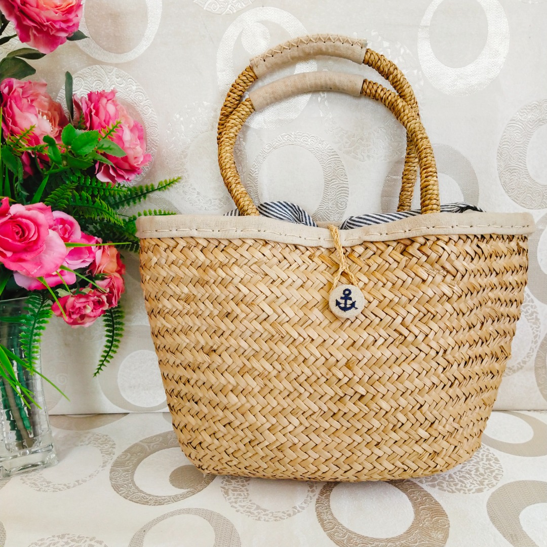 💯 % Authentic Japan Rattan Beach Tote Bag on Carousell