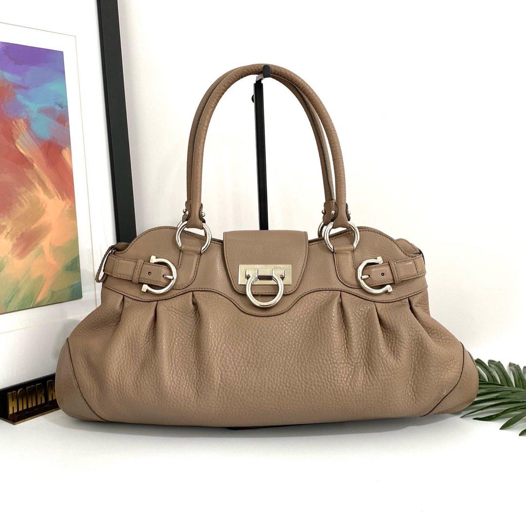 Ferragamo marisa bag store