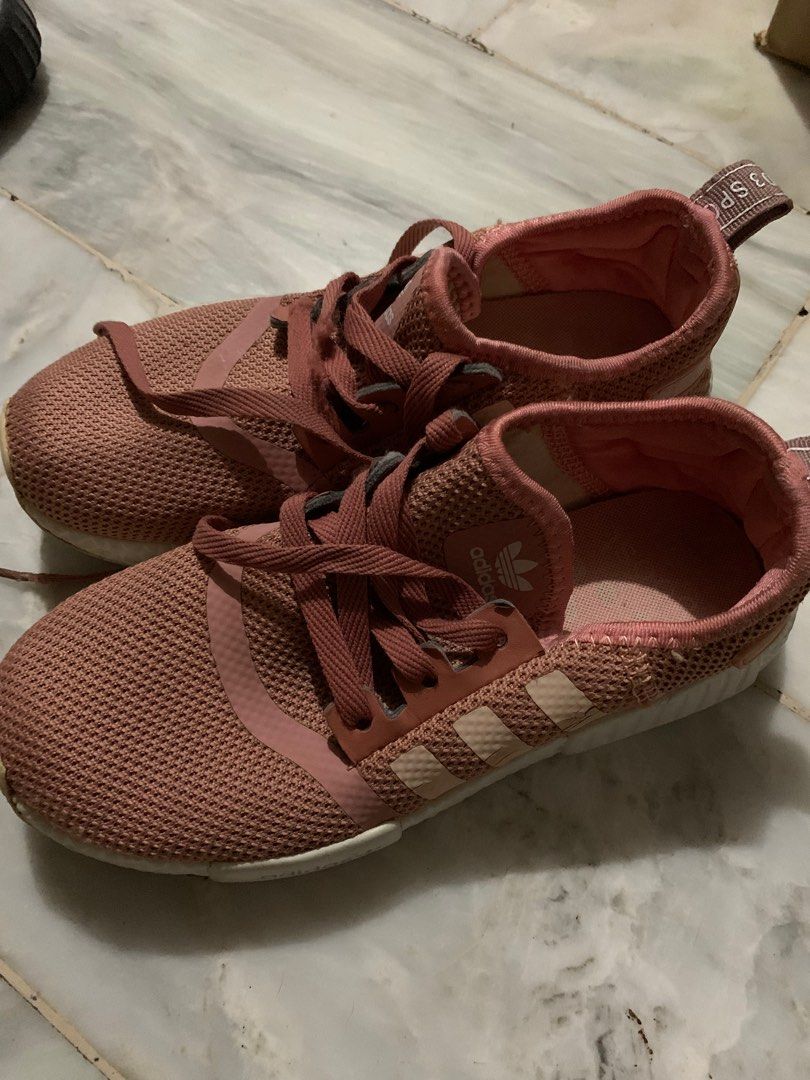 Peach rubber hot sale shoes