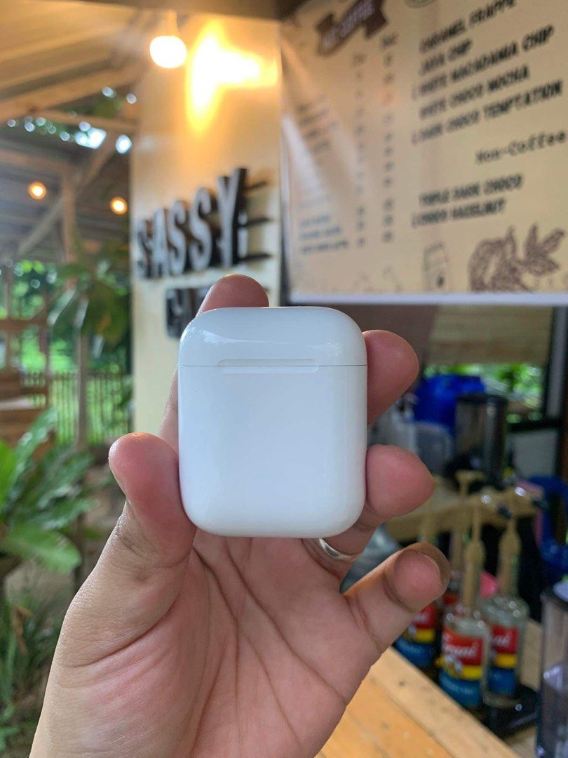 Airpods gen 2 original (Category: Earphones) located in Paranaque City. Submitted by louise240817 (Listing ID 1239887716, Image 3). Description: Authentic apple airpods gen 2 Pwede ma verify sa 3utools na orig airpods. Galing japan. Ingat sa mga fake. We don’t sell any fake item. Check feedback nalang po thanks .