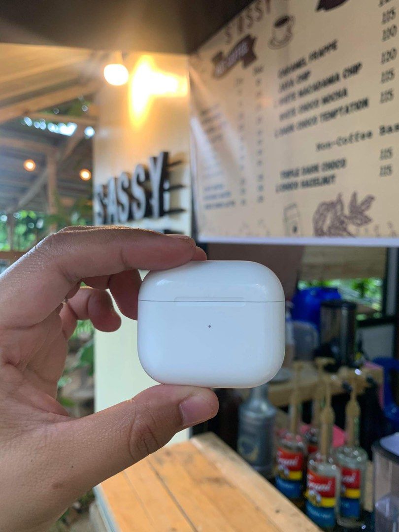 Airpods pro original (Category: Earphones) located in Paranaque City. Submitted by louise240817 (Listing ID 1239887754, Image 3). Description: Authentic apple airpods pro Pwede ma verify sa 3utools na orig airpods. Galing japan. Ingat sa mga fake. Naka mura ka nga ndi ka naman sure kung original. Original airpods can last up to 1-5 yrs We don’t sell any fake item. Check feedback nalang po thanks .