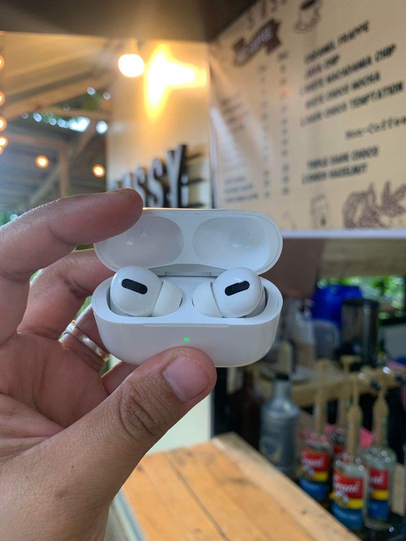 Airpods pro original (Category: Earphones) located in Paranaque City. Submitted by louise240817 (Listing ID 1239887754, Image 1). Description: Authentic apple airpods pro Pwede ma verify sa 3utools na orig airpods. Galing japan. Ingat sa mga fake. Naka mura ka nga ndi ka naman sure kung original. Original airpods can last up to 1-5 yrs We don’t sell any fake item. Check feedback nalang po thanks .