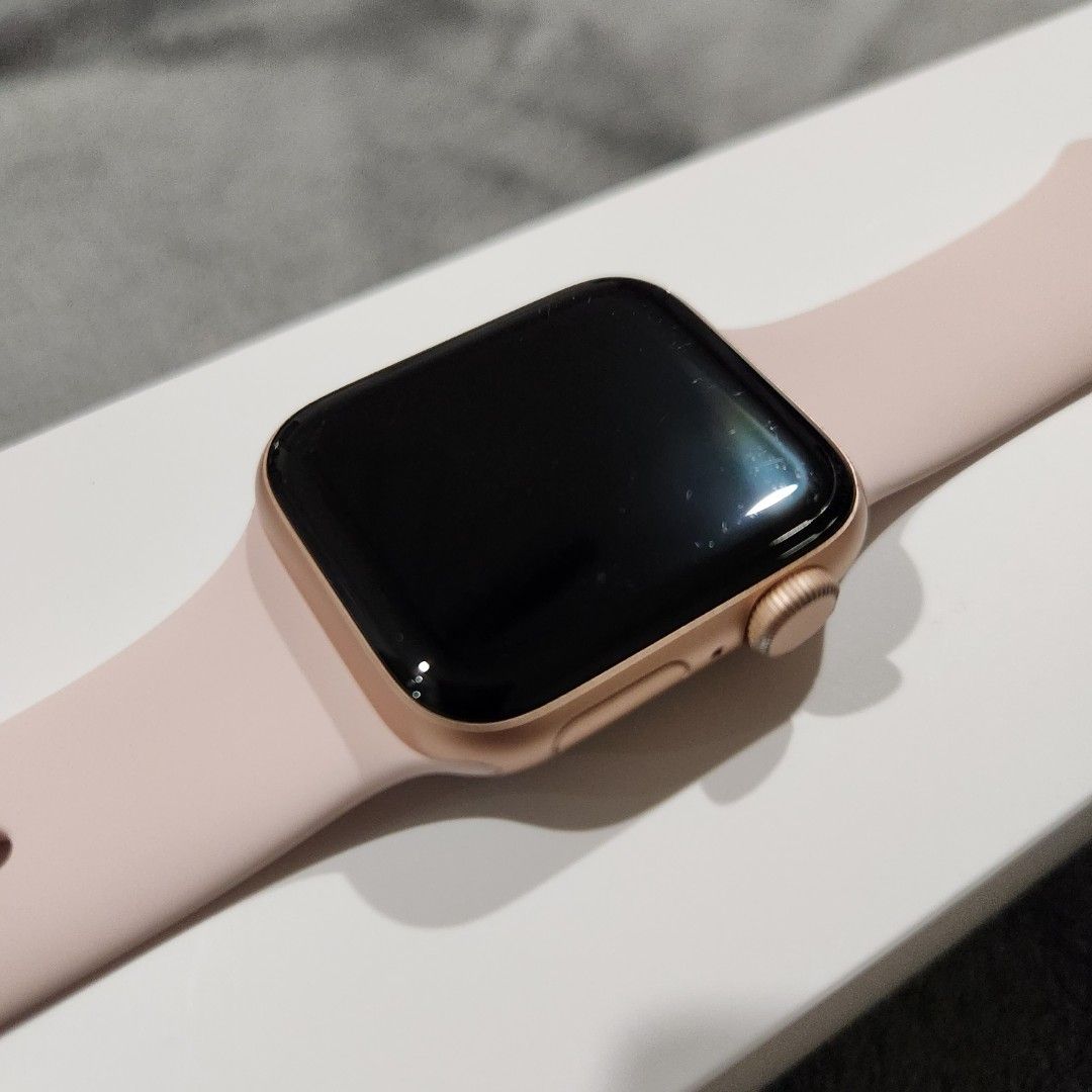 Apple Watch Se 2022 44mm Midnight, Mobile Phones & Gadgets, Wearables &  Smart Watches on Carousell