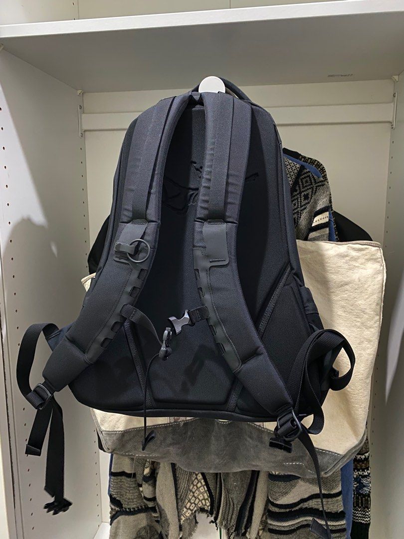 Arro 16 backpack store
