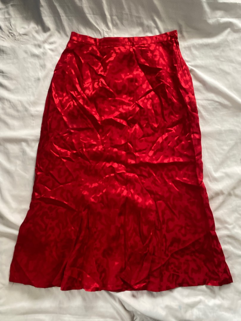 Argenti silk red skirt on Carousell