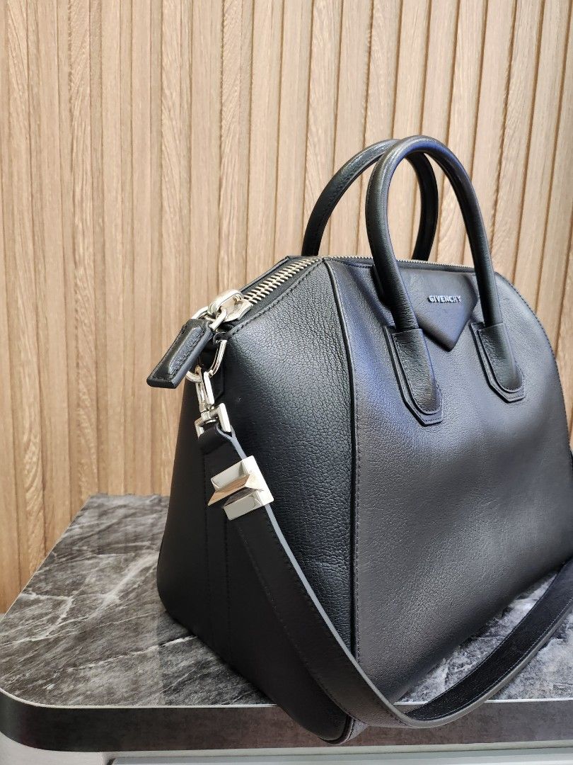 Givenchy black deals medium antigona bag