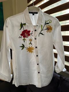 AUTHENTIC Kamiseta Embroidered Floral  White Longsleeves