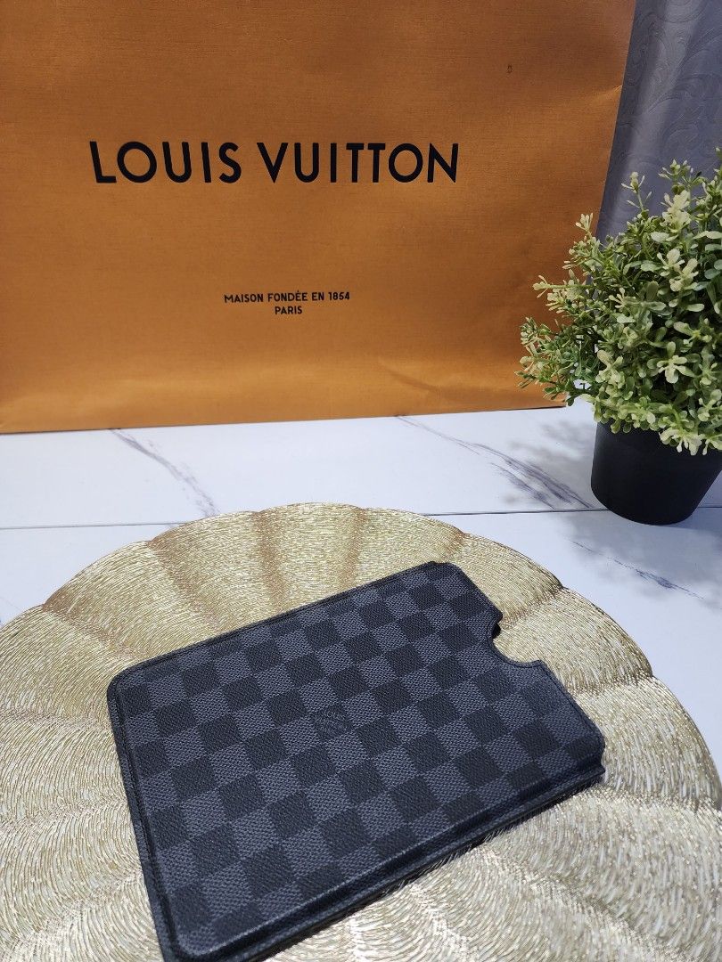 Louis Vuitton Louis Vuitton Damier Graphite ipad case