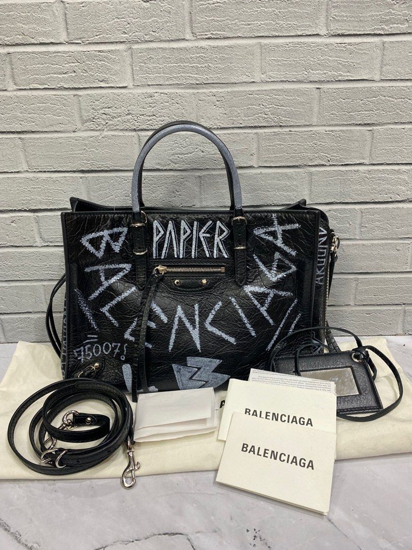 BALENCIAGA graffiti purse hand bag 2018 black SHW Size 25x18x10 Db strap booklet mirror receipt 18 5 Barang Mewah Tas Dompet di Carousell