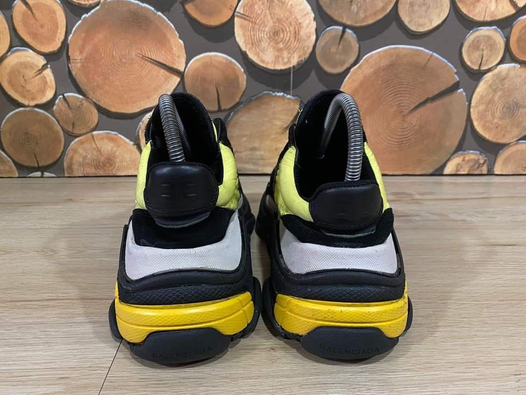 balenciaga triple s v2 black