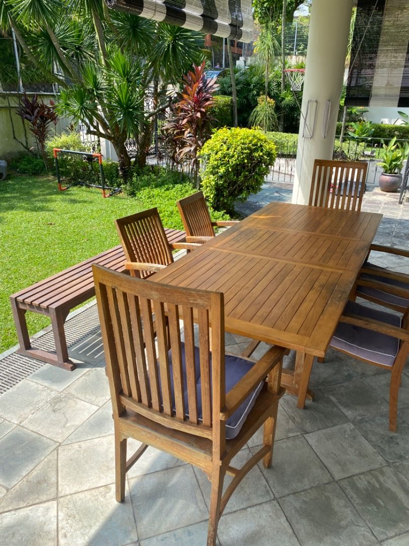 Beautiful solid Timber Extendable Outdoor Table with 6 Chairs & Bench