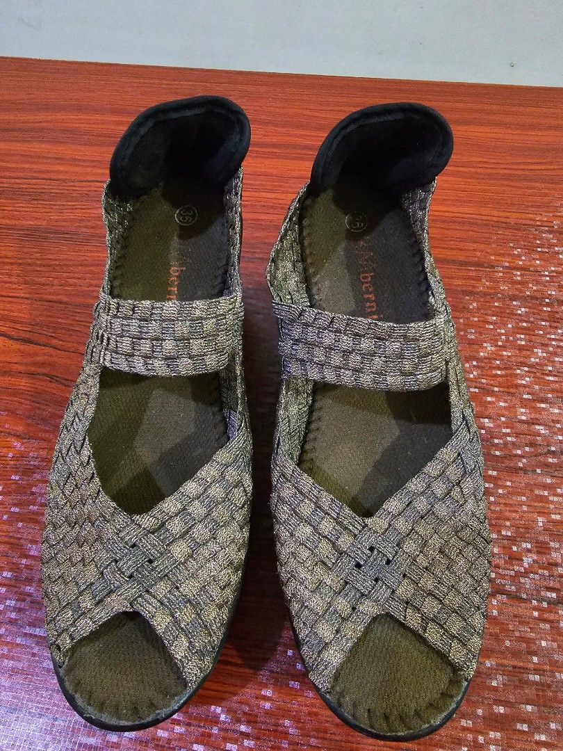 Bernie mev wedge 2025 sandals