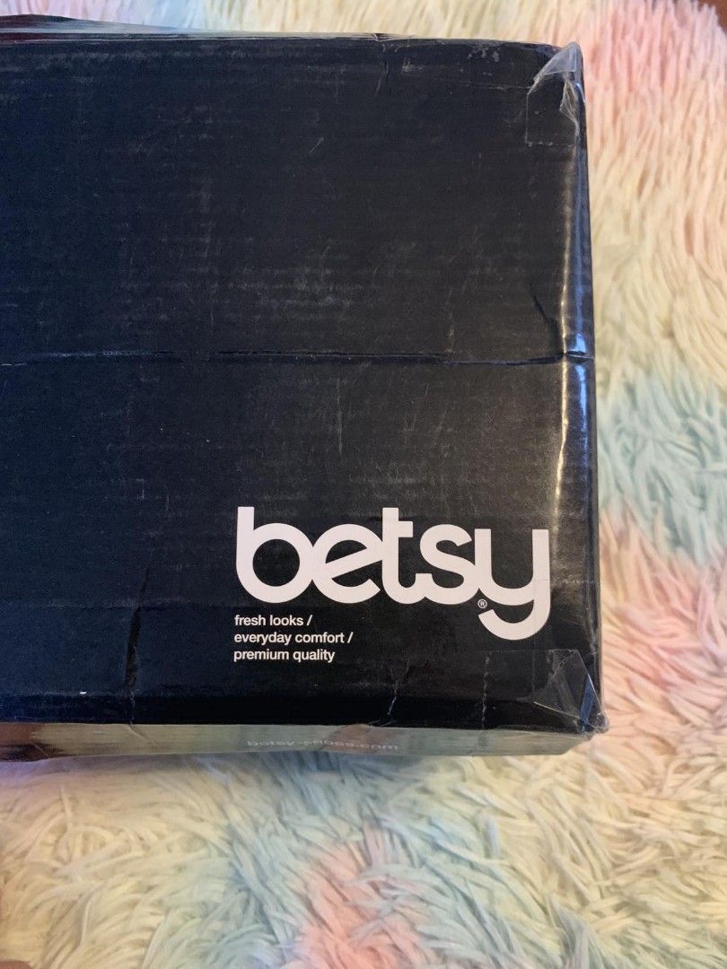 Betsy Nude Pump Shoes, Women's Fashion, Footwear, Heels on Carousell
