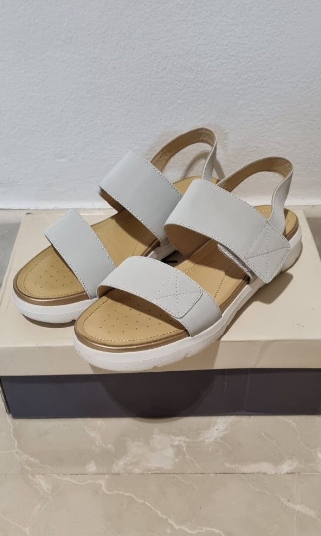White sandals size 1 outlet