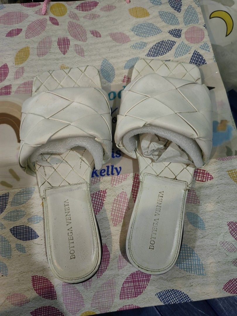 Bottega Veneta (Category: Sneakers & Footwear) located in Cainta. Submitted by mega_salestuff (Listing ID 1239889500, Image 3). Description: Authentic Bottega Veneta. personal preloved. sign of usage only..