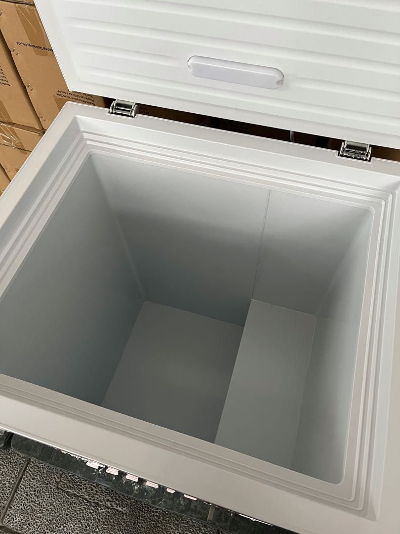 Camel CRF60FD Chest Freezer (6.0 cu.ft.), TV & Home Appliances