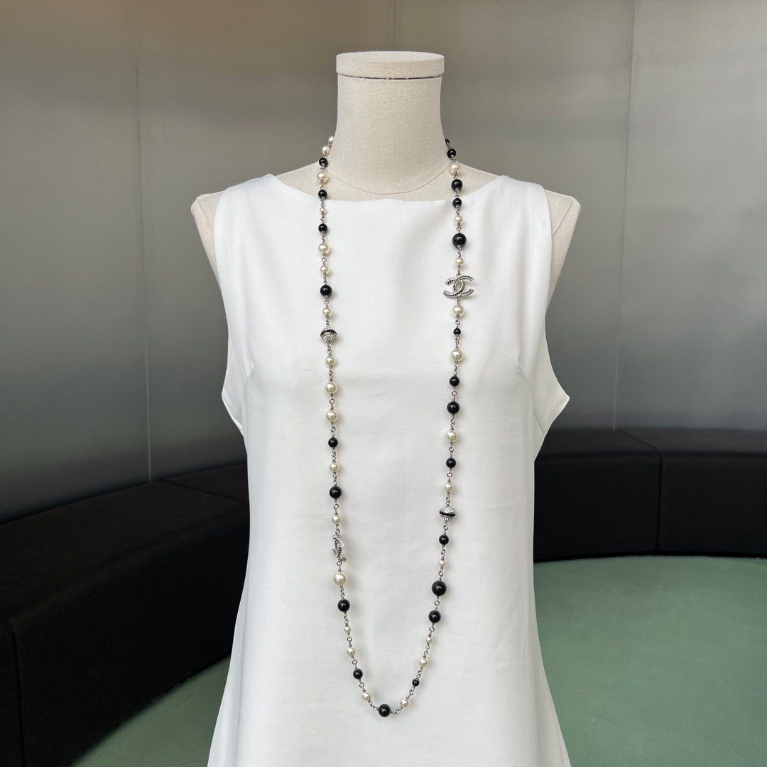 Chanel Pearl & Crystal Sautoir Necklace