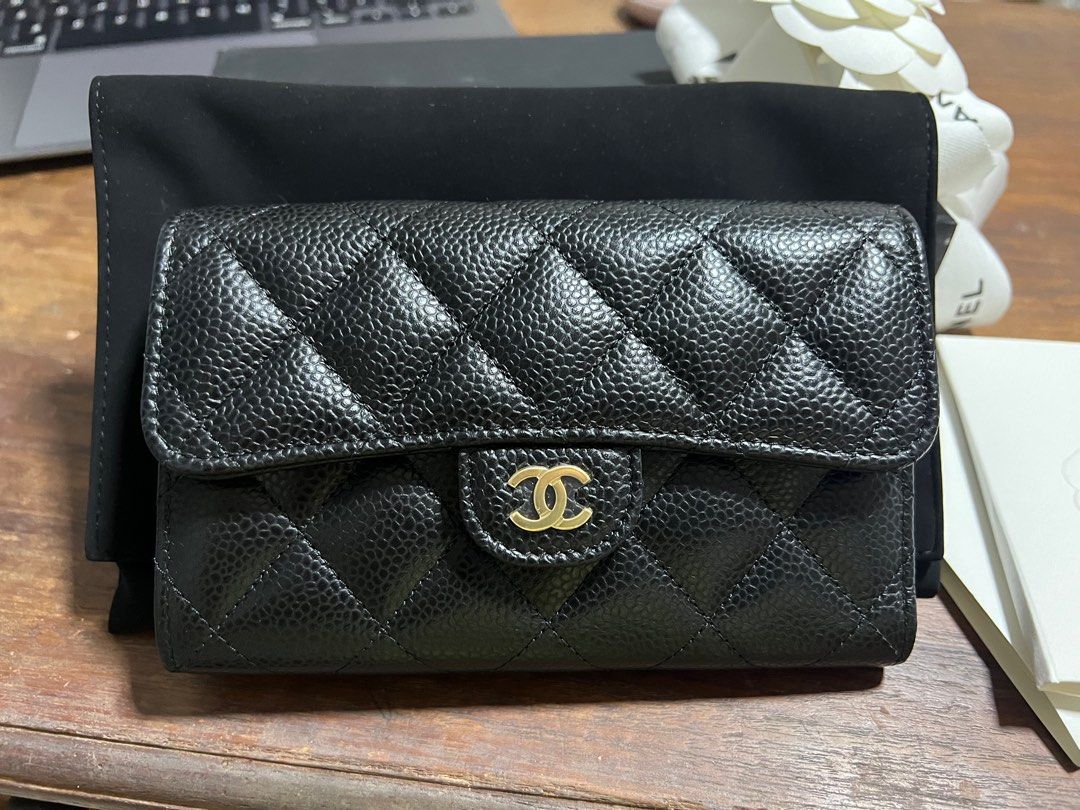 Chanel classic flap caviar medium wallet black ghw, Luxury, Bags