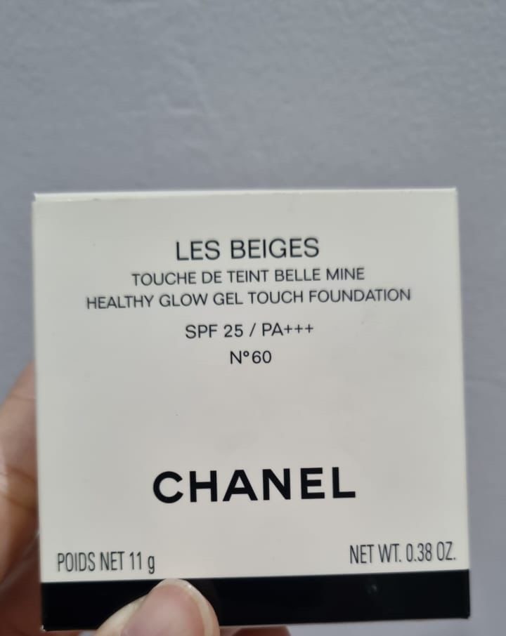 Chanel Les Beiges Healthy Glow Gel Touch Foundation Long-Lasting