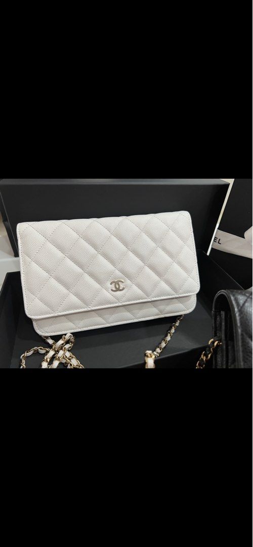 White wallet on sale on chain