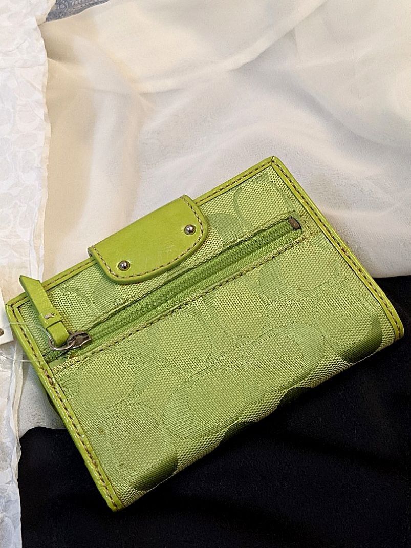 Lime coach wallet sales