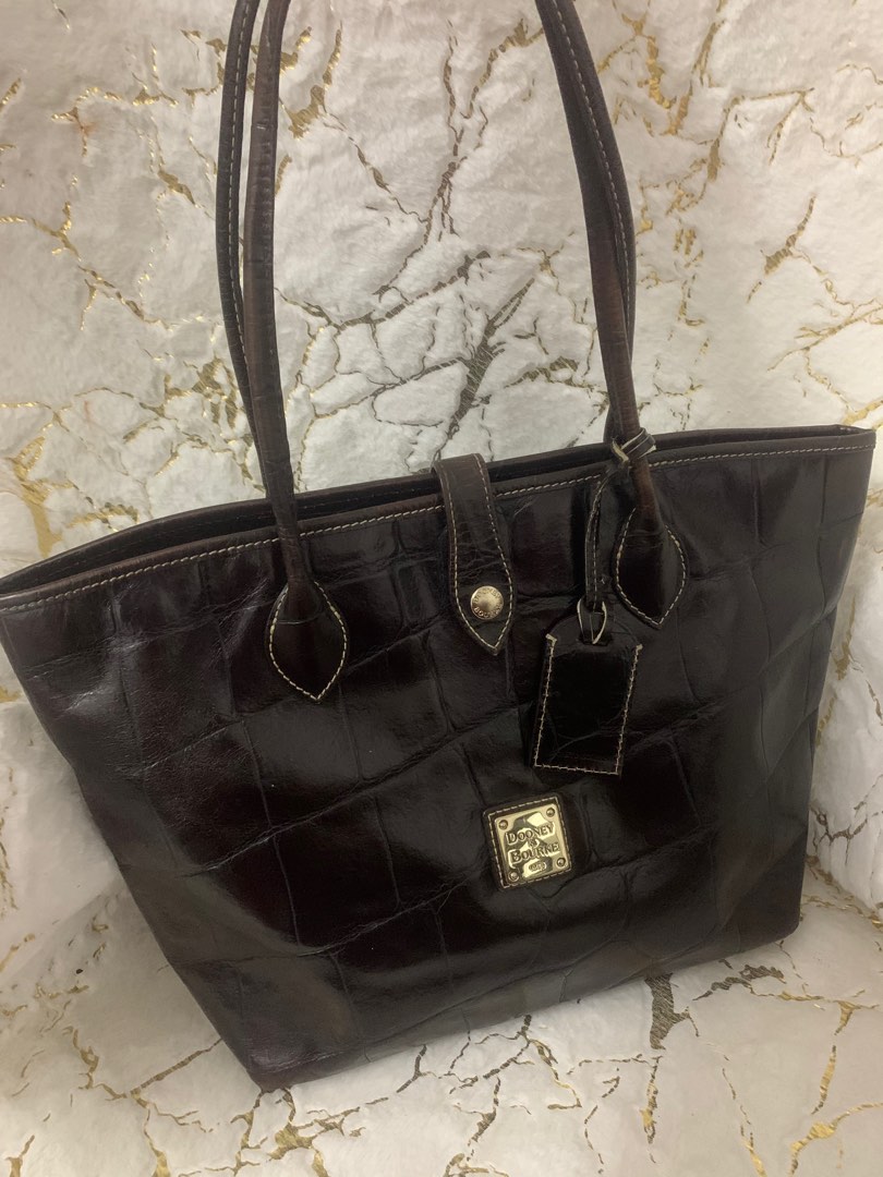 Dooney and bourke black tote store
