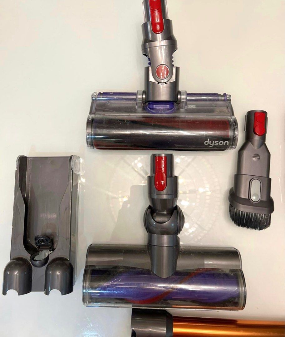 Dyson vacuum V10, TV & Home Appliances, Vacuum Cleaner & Housekeeping