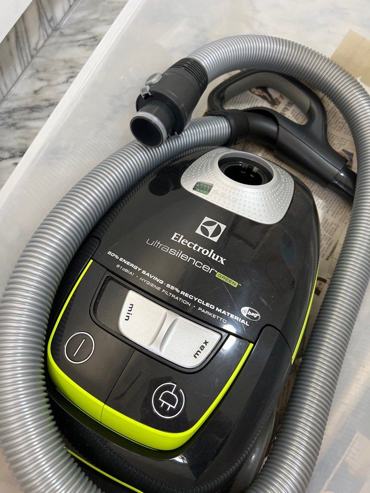 Electrolux ultrasilencer vacuum cleaner with free vacuum bag and