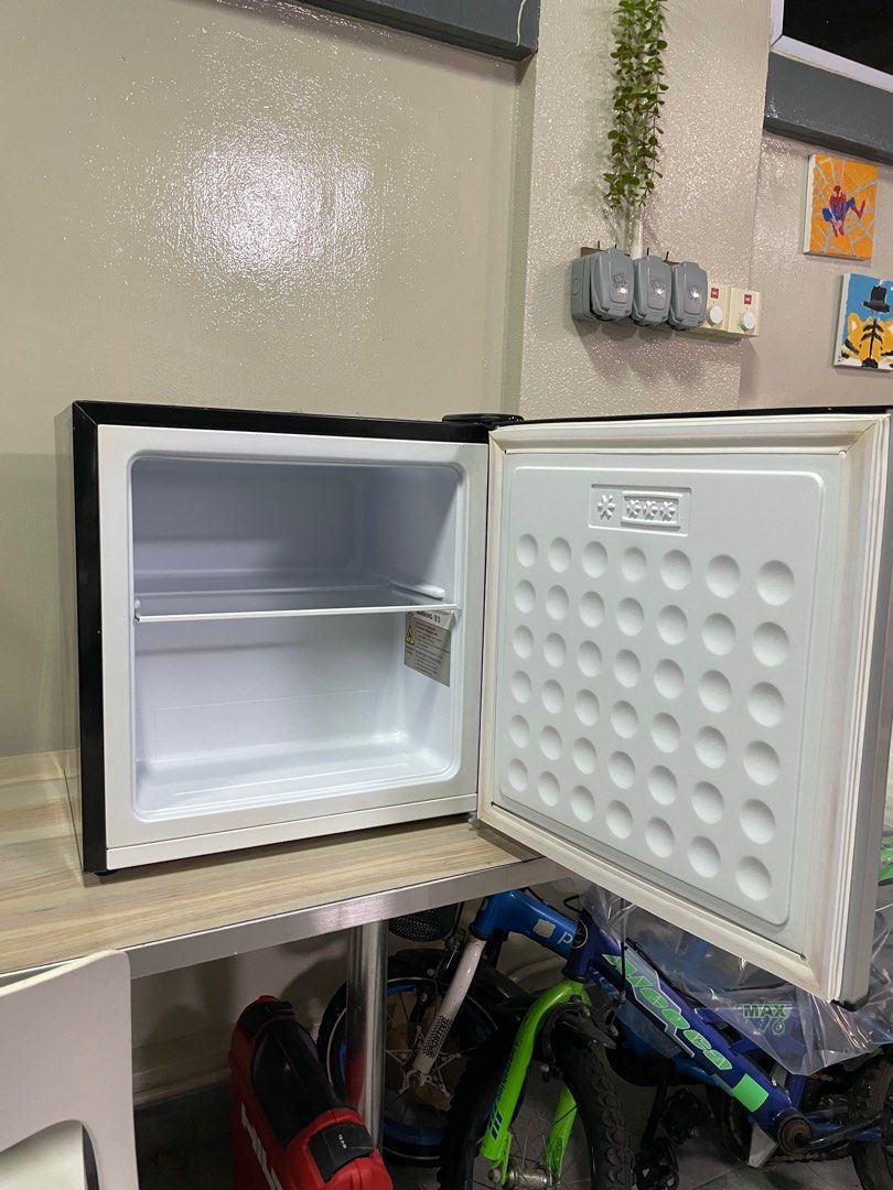 EuropAce Mini Bar Freezer 32L (EFZ 1361S), TV & Home Appliances