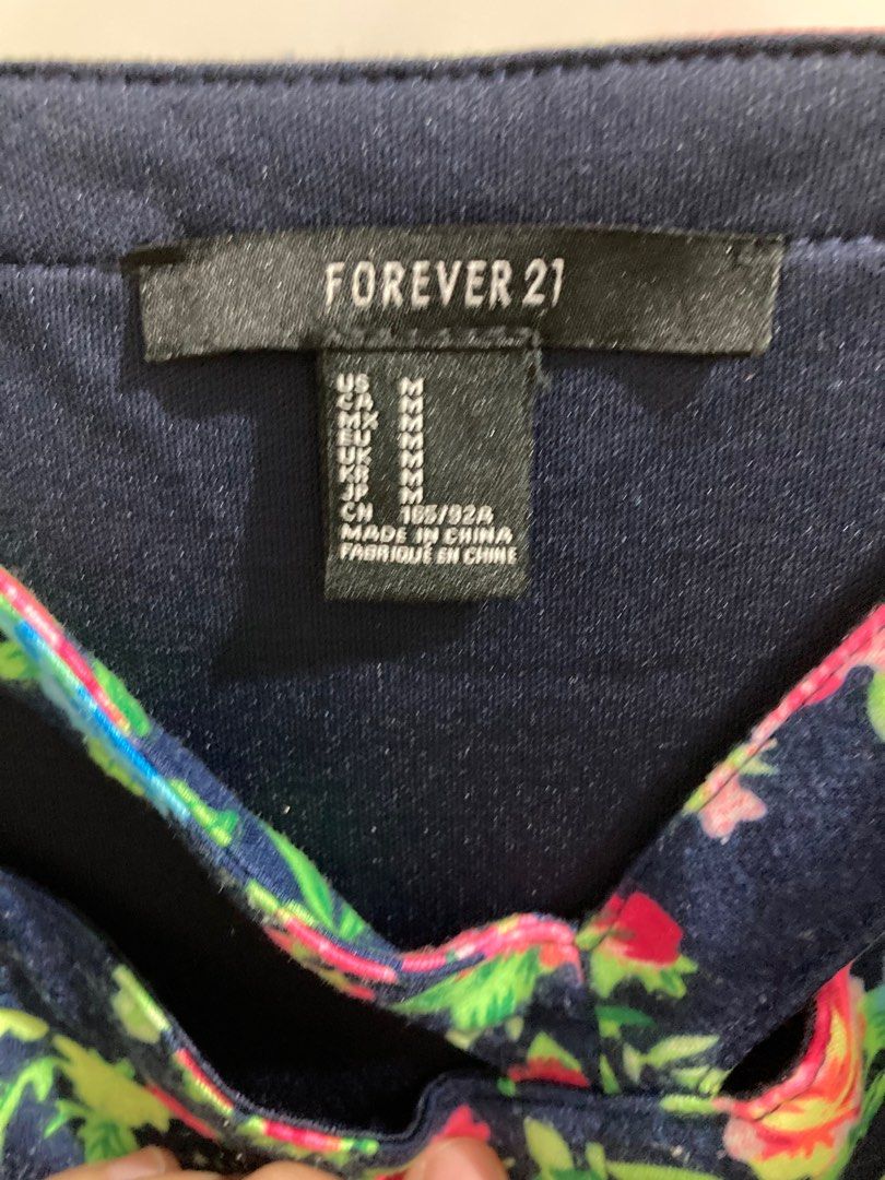 Forever 21 floral dress (Category: Dresses) located in Bacoor. Submitted by cherc. (Listing ID 1239891659, Image 3). Description: Used 2-3x only Cute when worn Semi stretch, can fit up to semi L Lp posted.