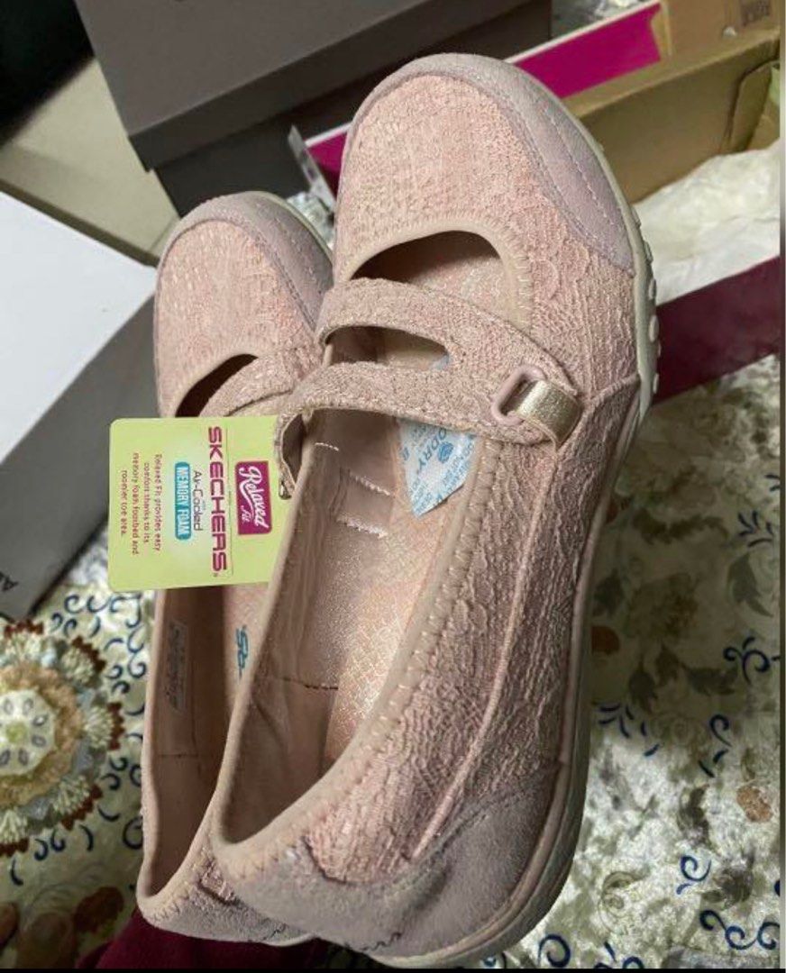 FREE POS Sketchers Breathe Easy Women Lifestyle Swagger Pink