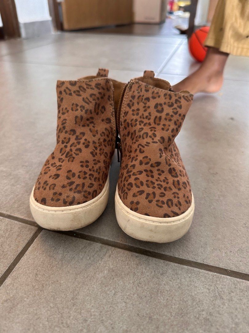 Gap sales leopard shoes