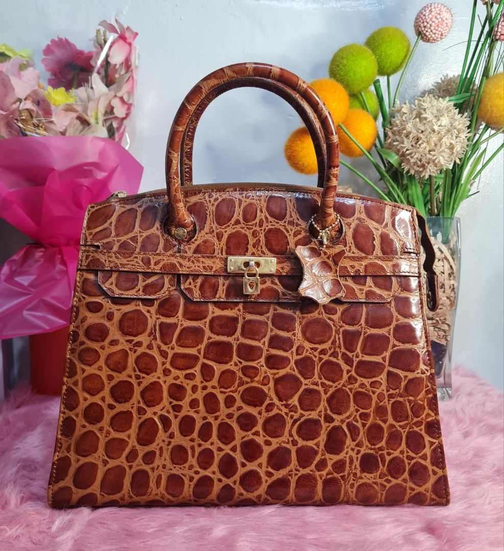 Hermes ostrich skin leather, Women's Fashion, Bags & Wallets, Purses &  Pouches on Carousell