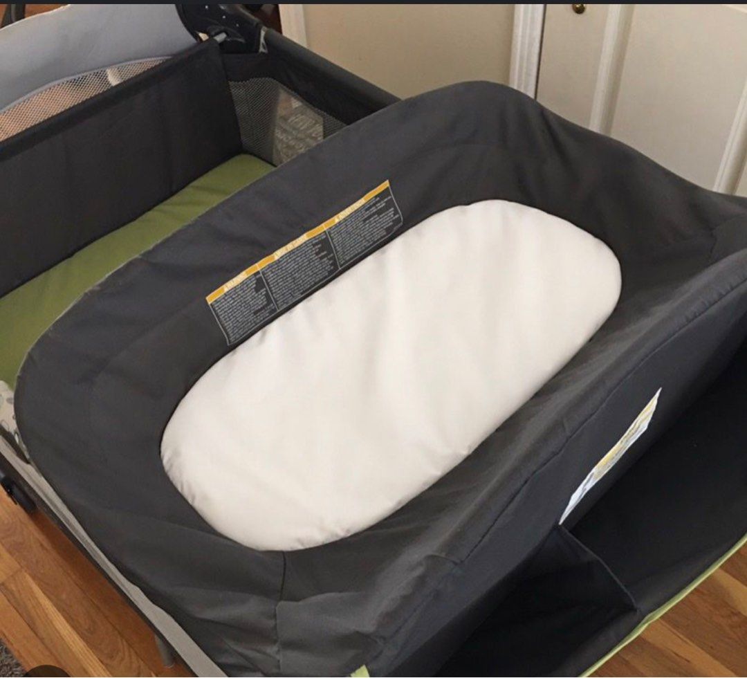 Graco changing diaper table and small bed, Babies & Kids, Baby Nursery