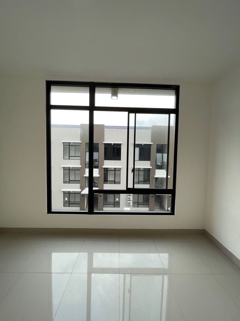 DIJUAL CEPAT, Green Royal Jakarta Barat (Unit Baru Condo House Agung