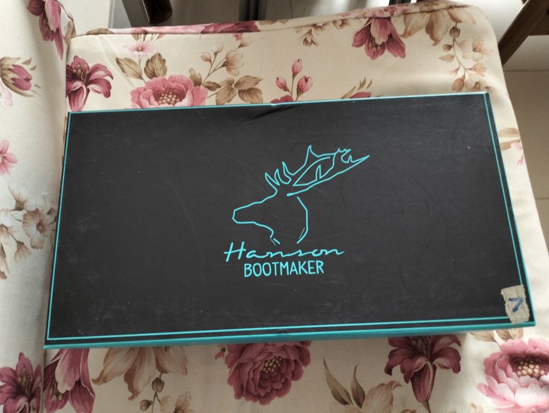 Hanson Bootmaker (Category: Dress Shoes) located in Singapore. Submitted by kaytucktay (Listing ID 1239729191, Image 1). Description: Size 40 brand new shoes decided to sell due too many shoes no lower ballers interested DM me.