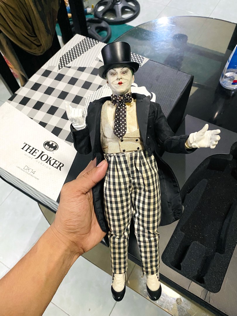 Joker mime hot toys 2025