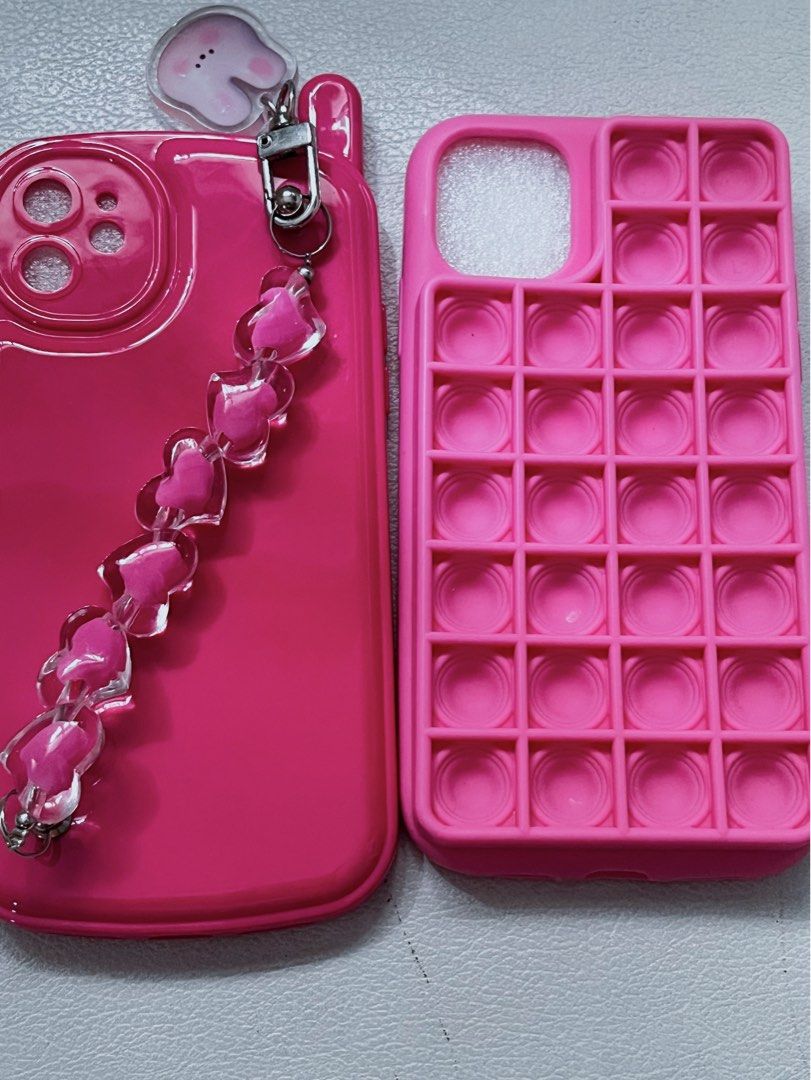 iPhone 11 case (bundle) (Category: Cases & Sleeves) located in Mandaluyong City. Submitted by shiezmae1998 (Listing ID 1239746597, Image 1). Description: 1st case was from H&M 2nd case bought it in Mall This item was sold as a set💘🌸 Rfs : Cp upgrade.