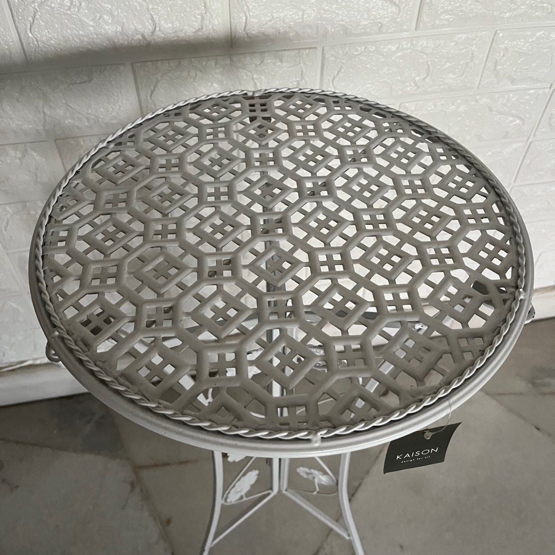 Kaison Corner Round Table, Furniture & Home Living, Furniture, Shelves