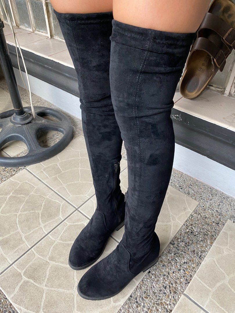 Knee High Boots (Category: Boots) located in Tarlac. Submitted by jradacio (Listing ID 1239786041, Image 1). Description: RFS: di nagagamit since pinang pictorial lang once. SIZE 6 but can fit hanggang size 7 lang NEGOTIABLE YUNG PRICE. GCASH only..