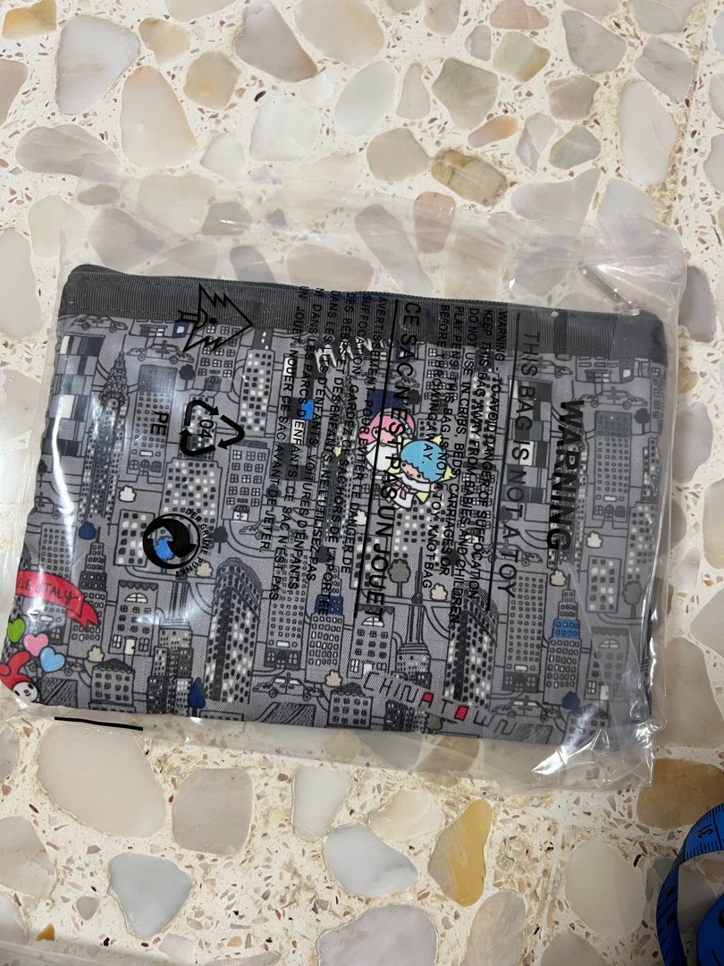 Lesportsac, Women's Fashion, Bags & Wallets, Purses & Pouches on Carousell