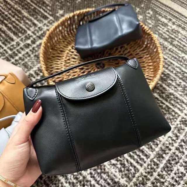 Longchamp Bag mini leather adjusted sling bag black instock, Women's  Fashion, Bags & Wallets, Cross-body Bags on Carousell