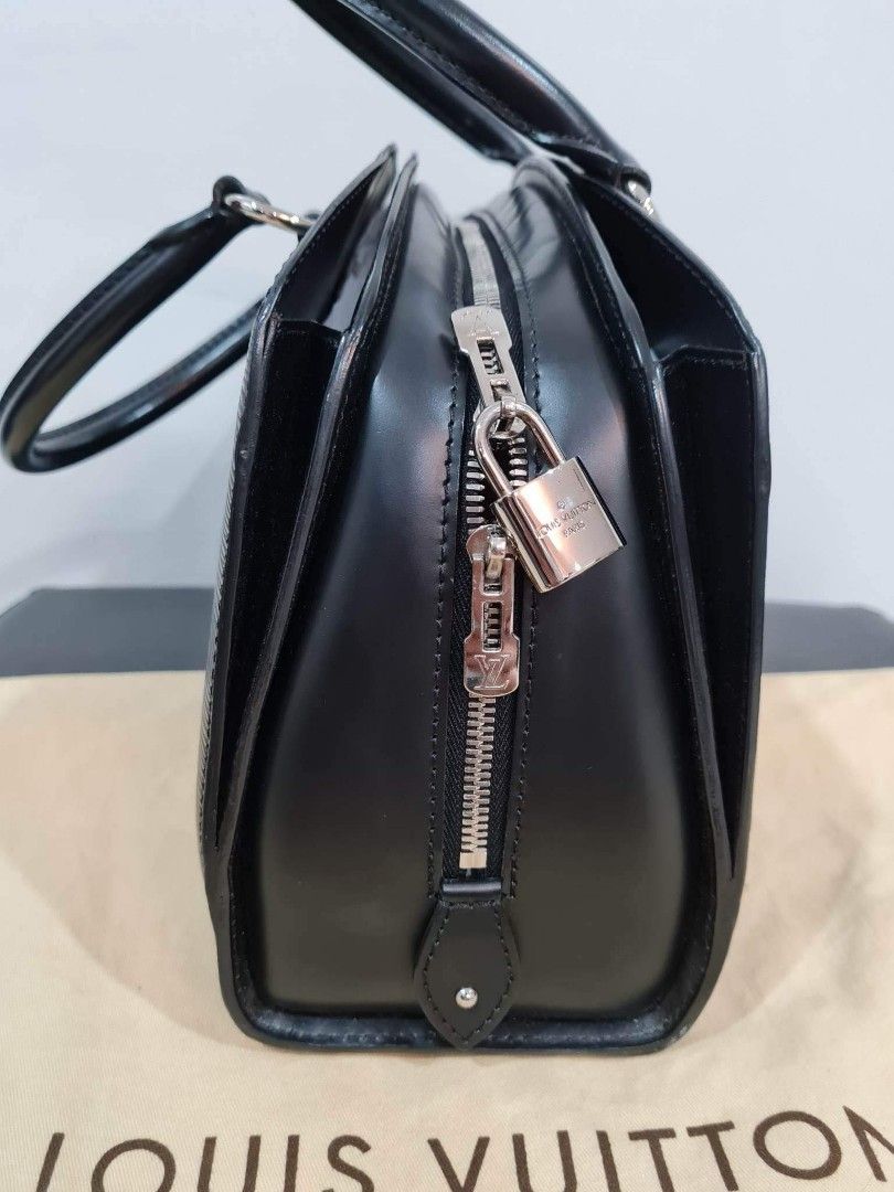 Authentic Louis Vuitton Epi Reverie Shoulder Bag, Luxury, Bags & Wallets on  Carousell