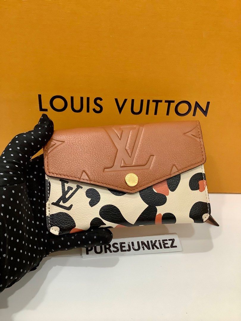 Authentic LOUIS VUITTON Monogram Virgil Abloh Solar Ray A4 Pochette,  Luxury, Bags & Wallets on Carousell