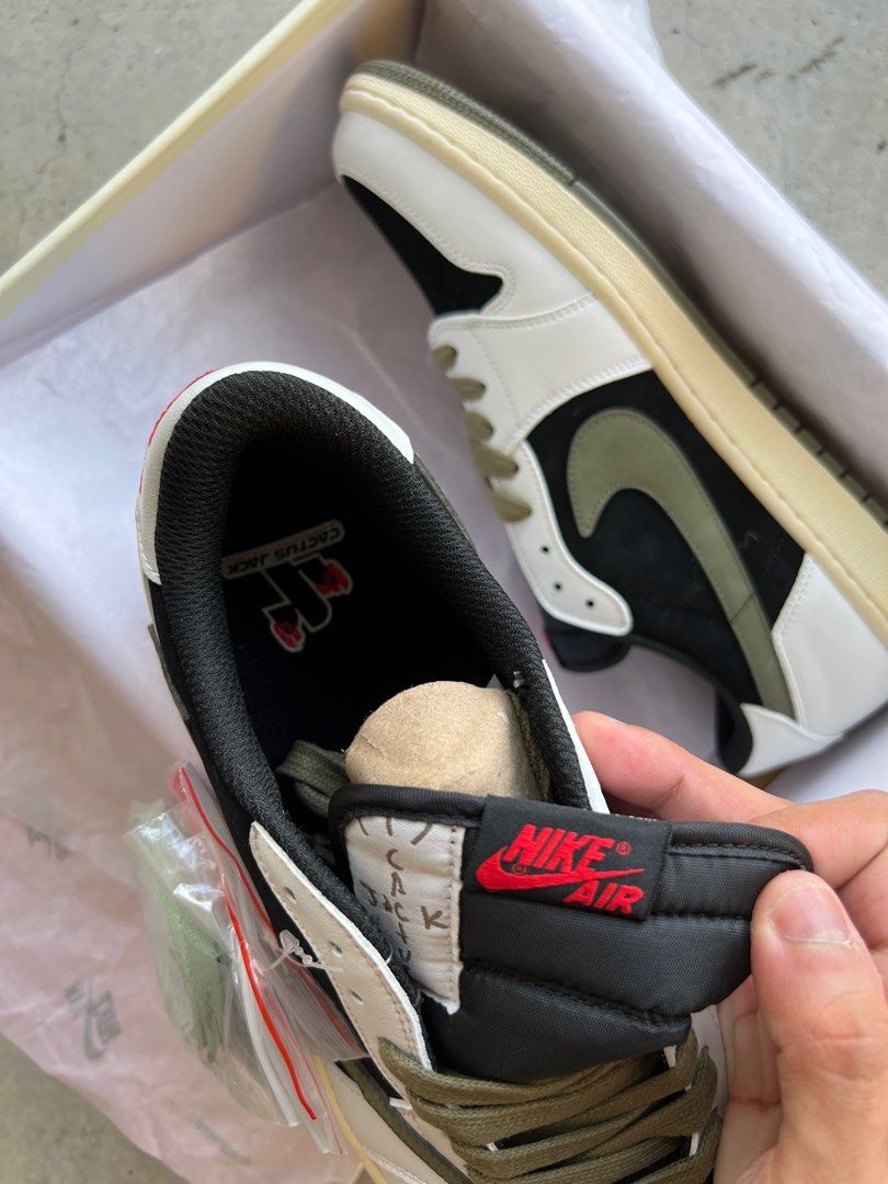 travis scott wearing jordan 1 low