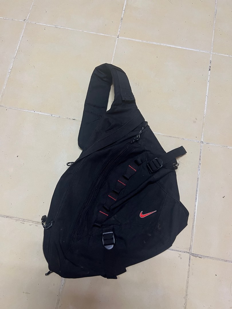 NIKE CROSSBODY BAG, Men's Fashion, Bags, Sling Bags on Carousell
